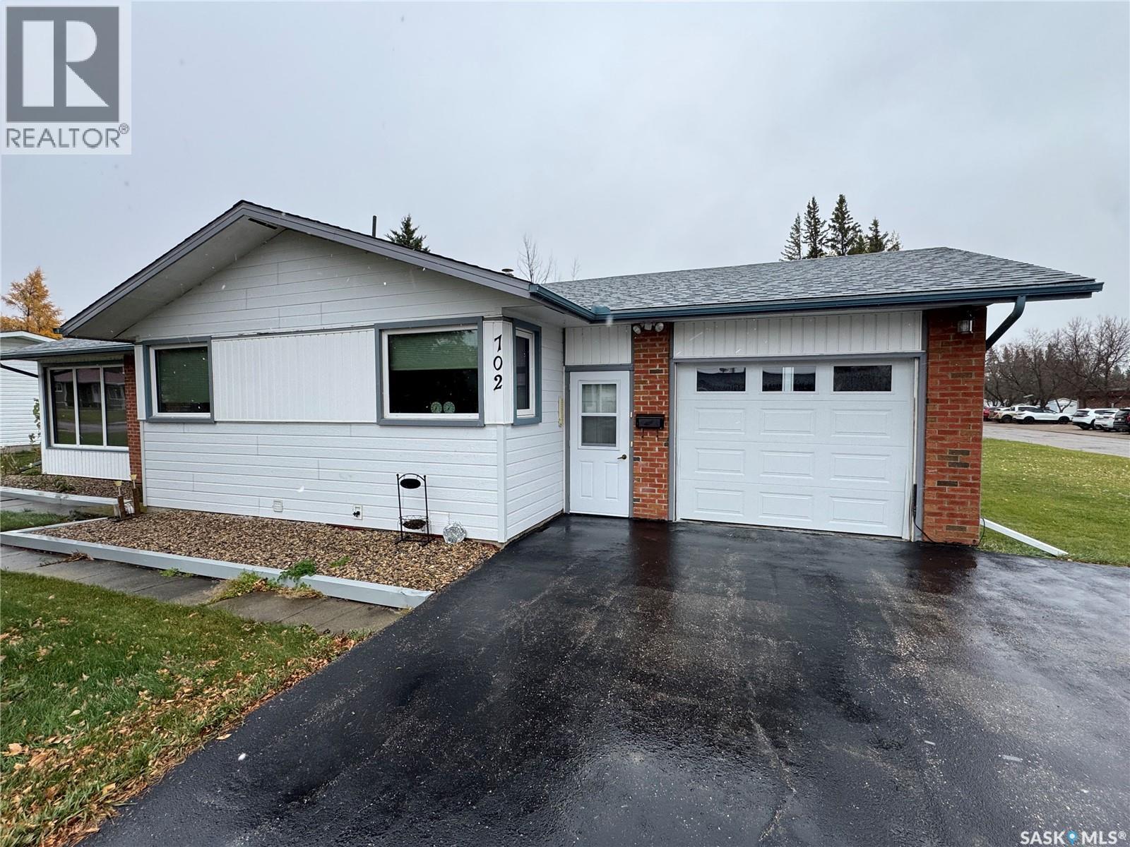 702 Portage Ave, Wadena, SK S0A 4J0