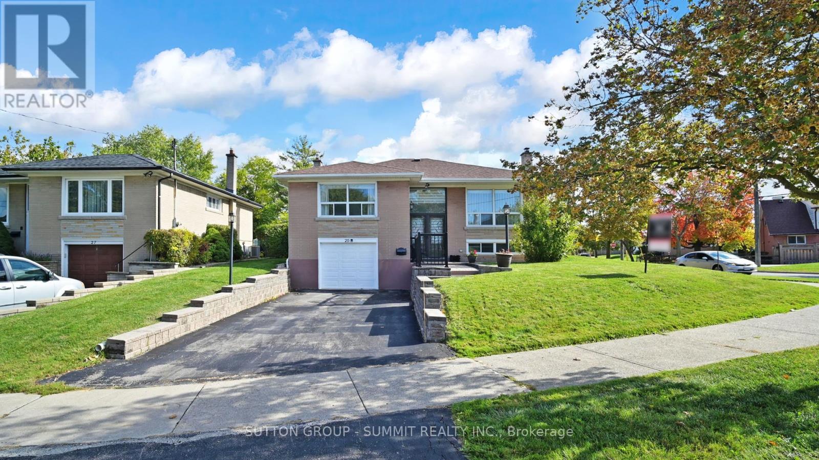 29 Fallowfield Rd, Toronto, ON M9W 2W3