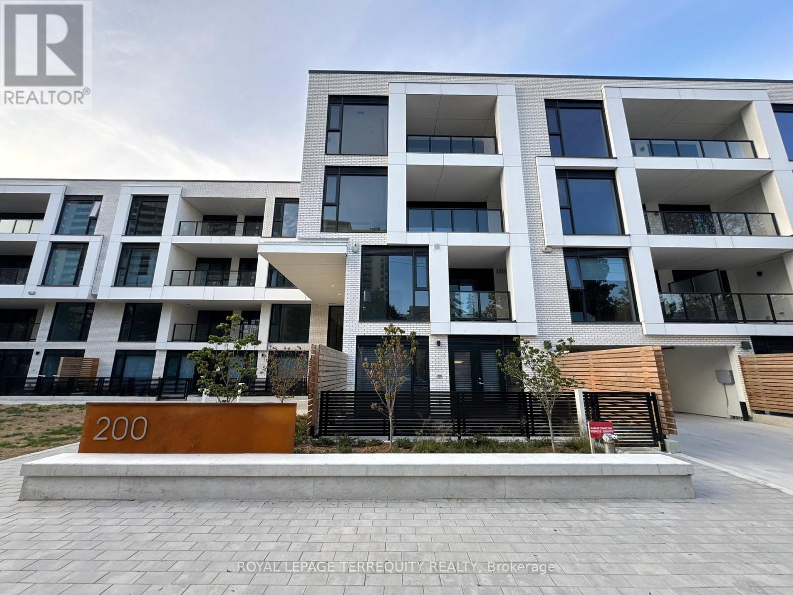 103 200 Keewatin Ave, Toronto, ON M4P 1Z8