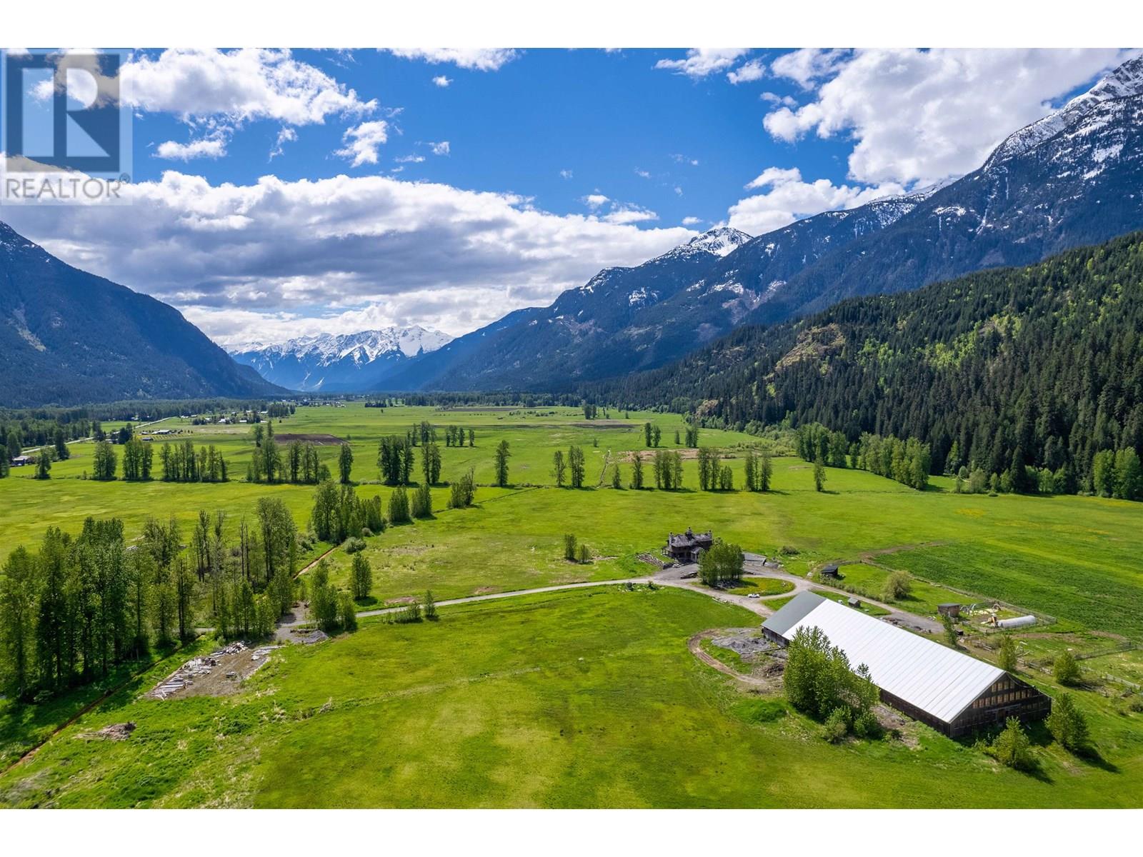 9115 Pemberton Meadows Rd, Pemberton, BC V0N 2L2