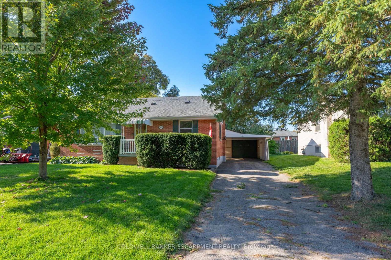 111 Elizabeth Dr, Halton Hills, ON L7J 1B7