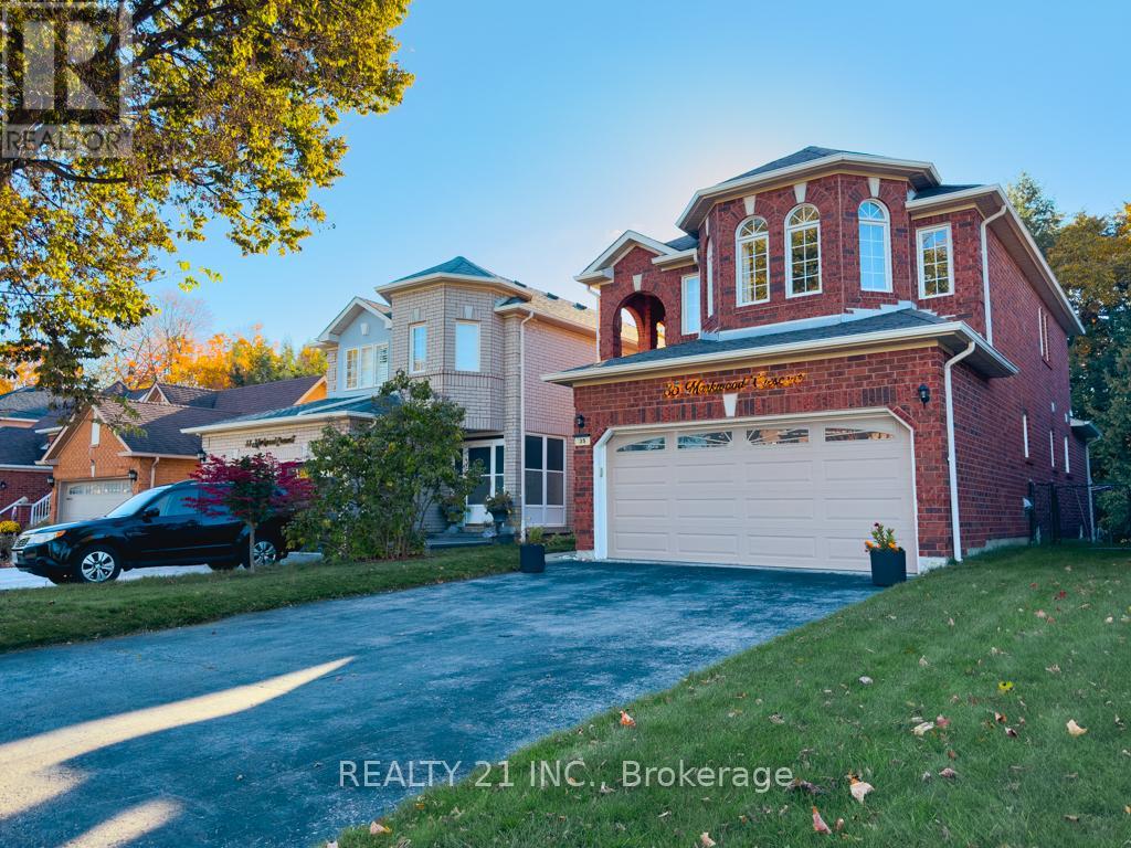 35 Markwood Cres W, Whitby, ON L1R 2S3