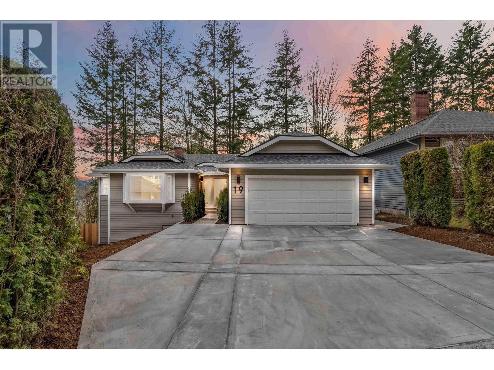 19 Arrowwood Pl, Port Moody, BC V3H 4E9