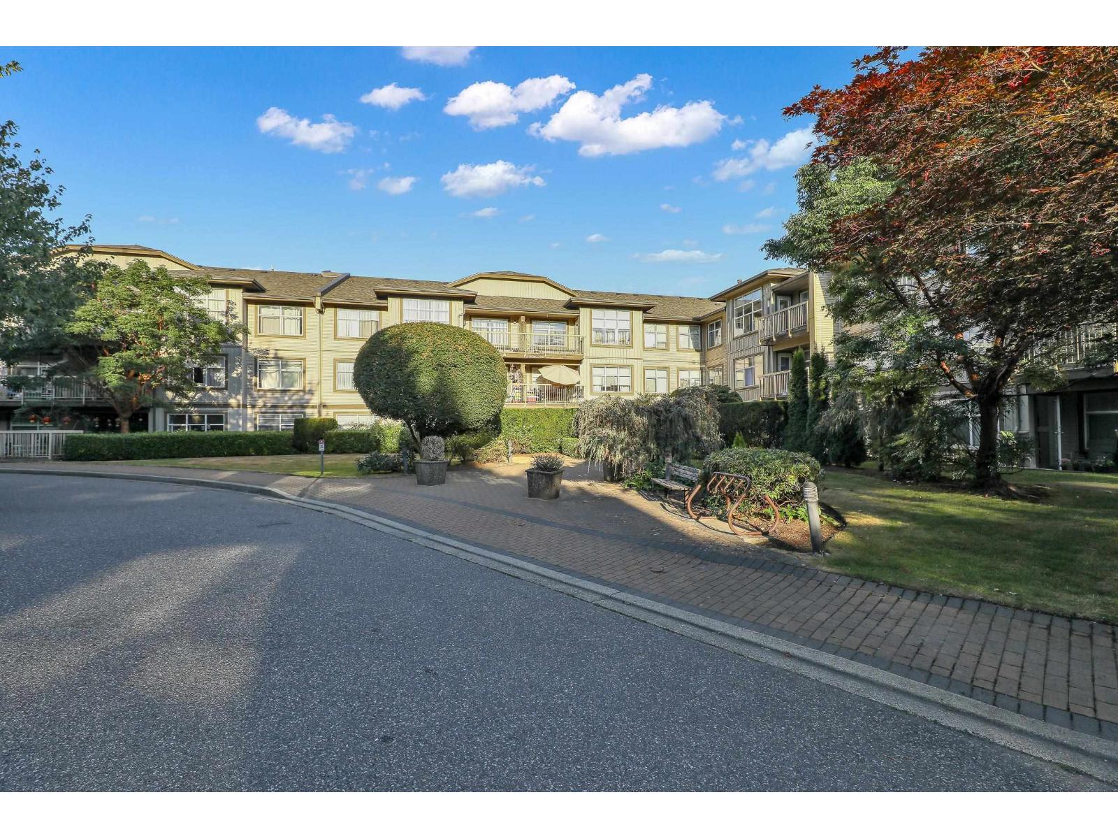 14885 105 Avenue Unit 114, Surrey, BC V3R 2V6