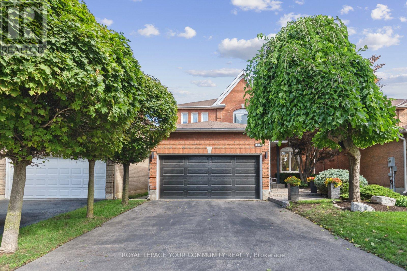92 Mulholland Dr, Vaughan, ON L4J 7T8