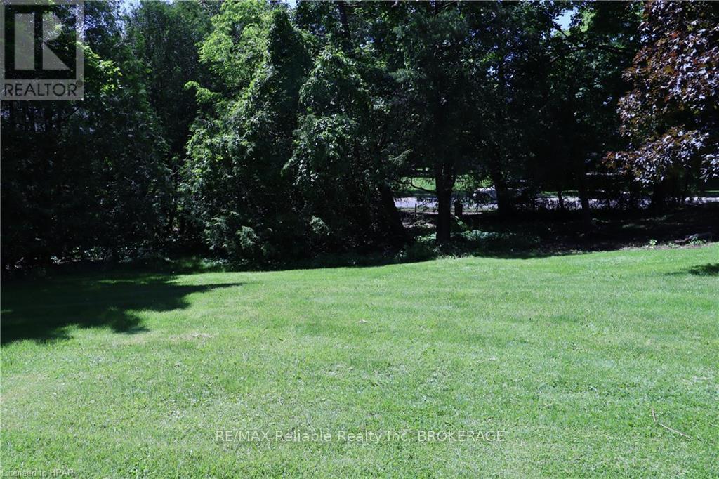 11 Isaac St, Central Huron, ON N0M 1L0