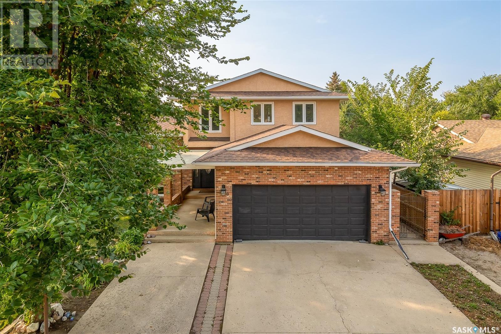 1330 Regal Cres, Moose Jaw, SK S6H 7S2