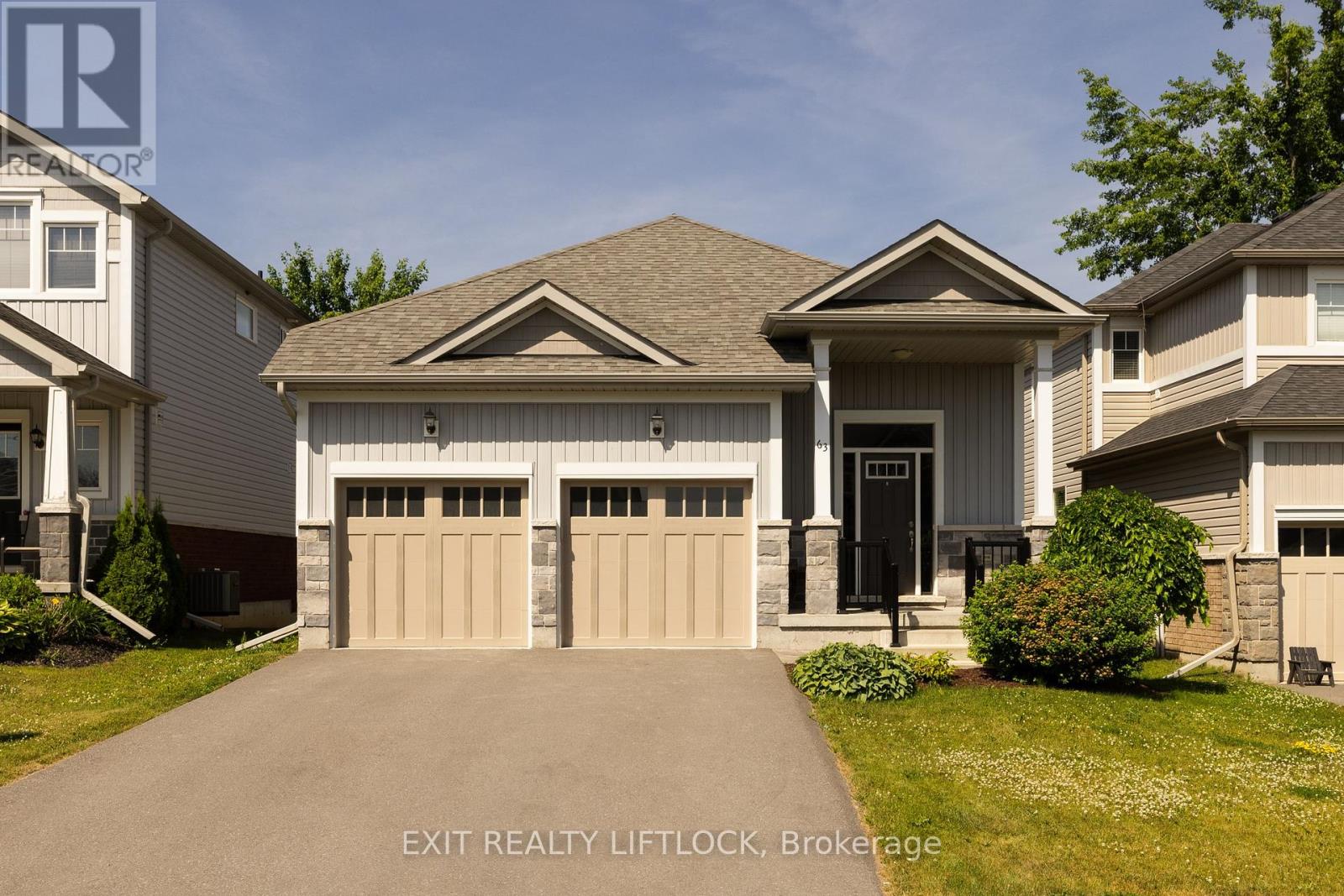 63 Summer Ln, Selwyn, ON K9L 0G4