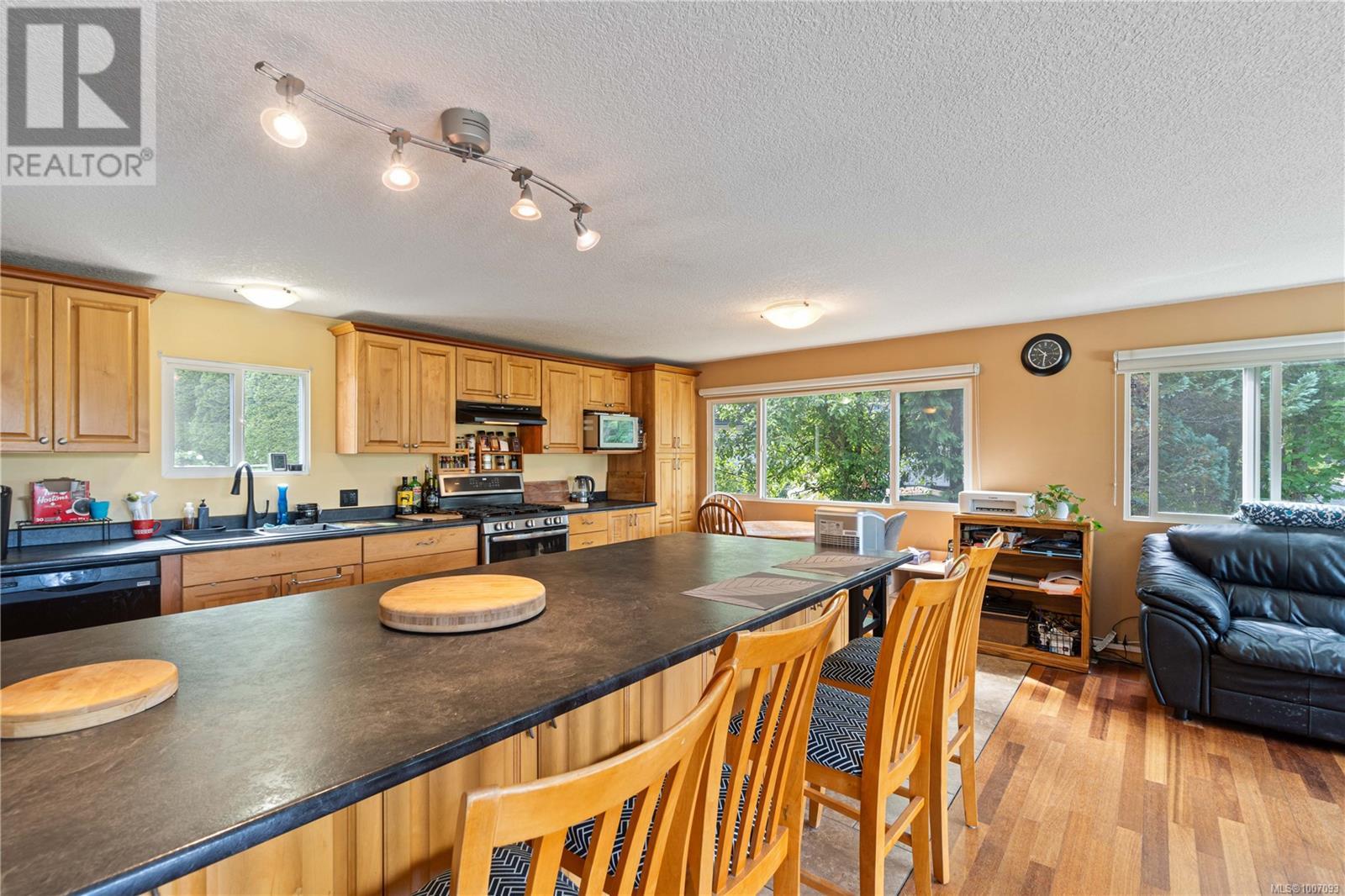 5687 Big Bear Rdg, Nanaimo, BC V9T 2K3