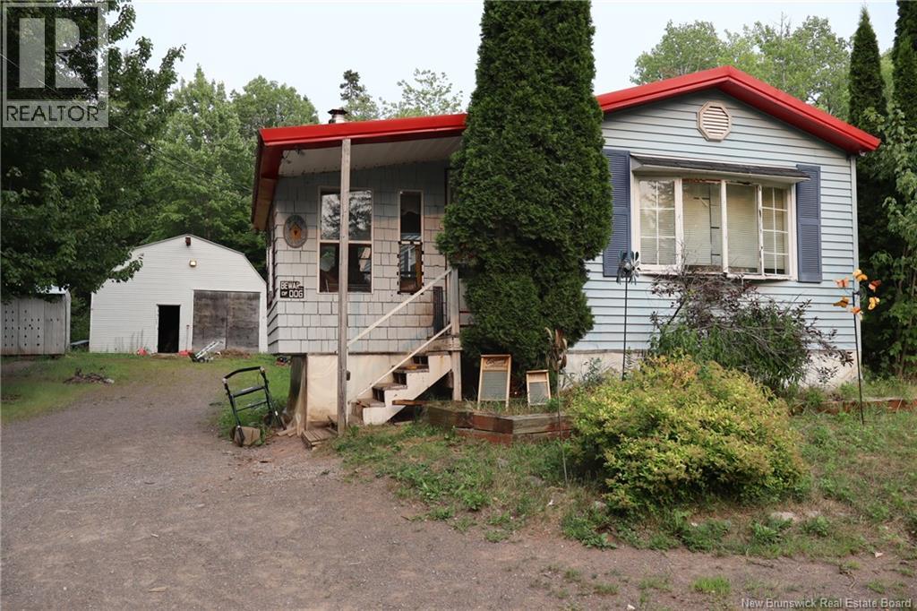 916 Sanatorium Rd, Moncton, NB E4J 1X8