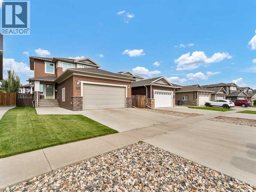 592 Vista Dr SE, Medicine Hat, AB T1B 0N1