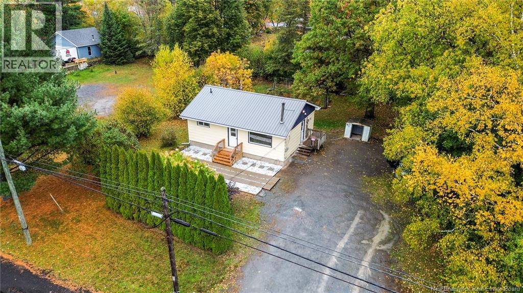 865 Riverside Dr, Fredericton, NB E3A 8R1