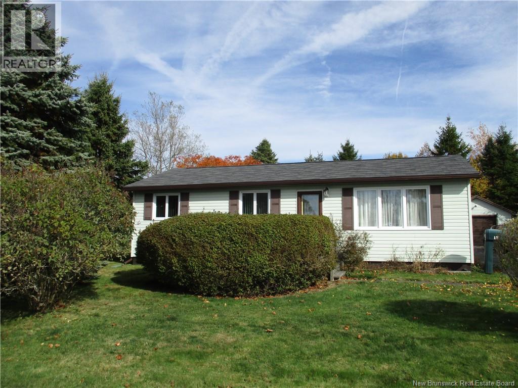 12 Silverstone St, Saint John, NB E2J 3B8