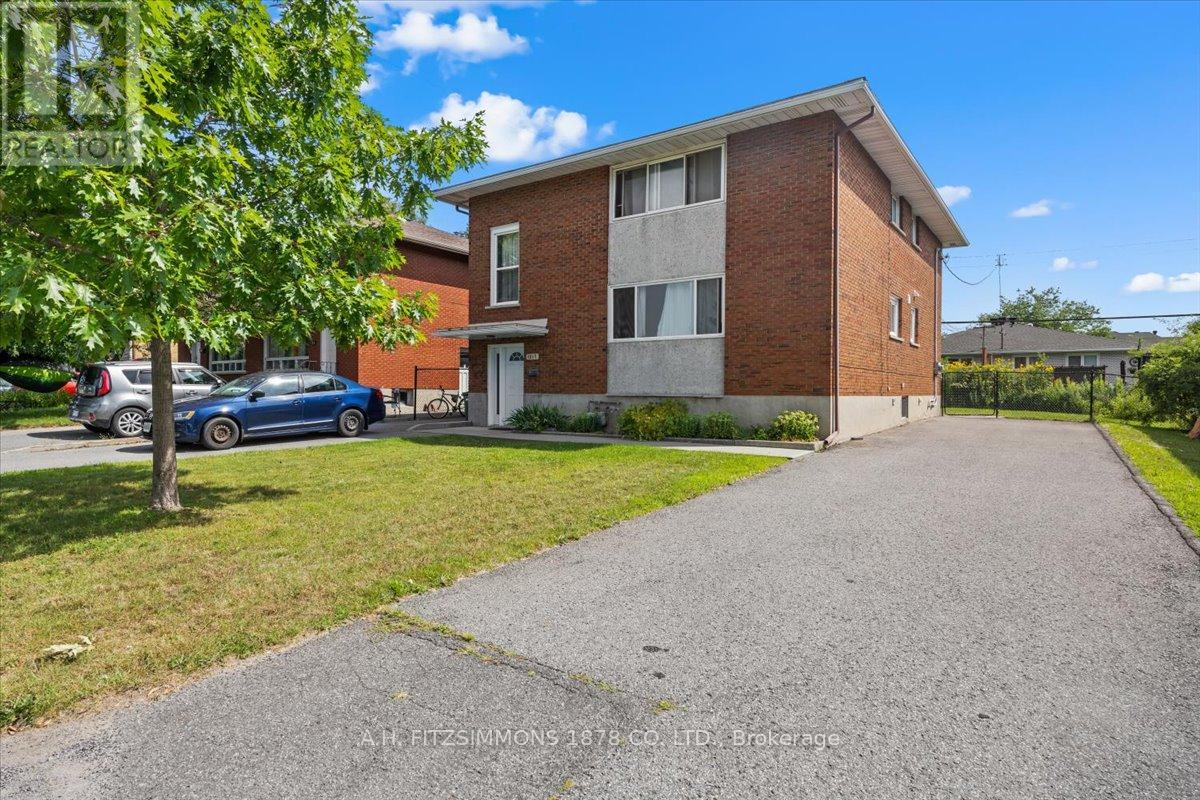 1217 Cameo Dr, Ottawa, ON K2C 1Y9