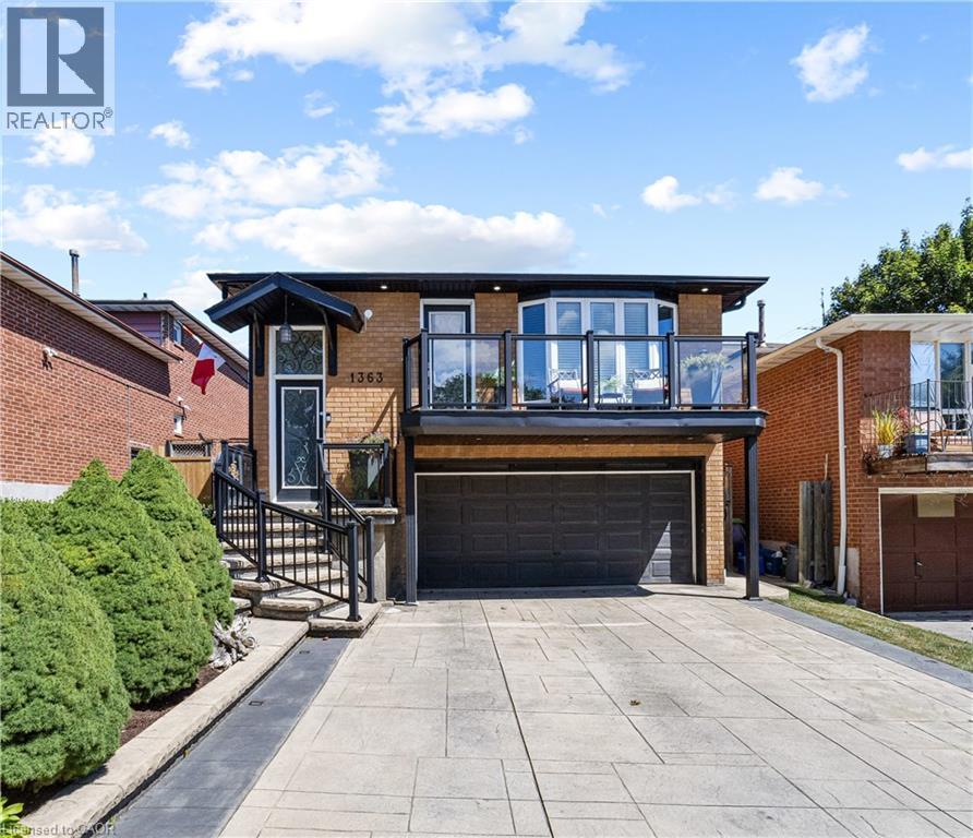 1363 Harmsworth Sq, Oakville, ON L6H 3E7