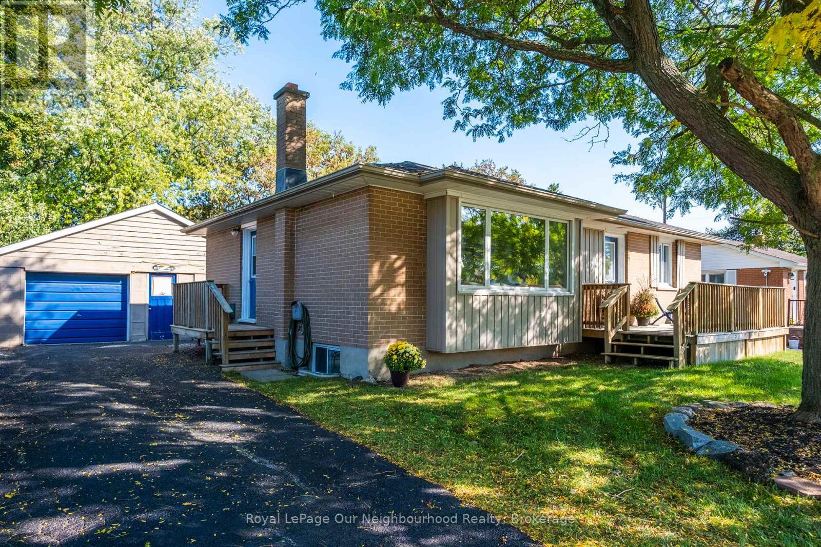 205 Lee Ave, Whitby, ON L1N 5L4