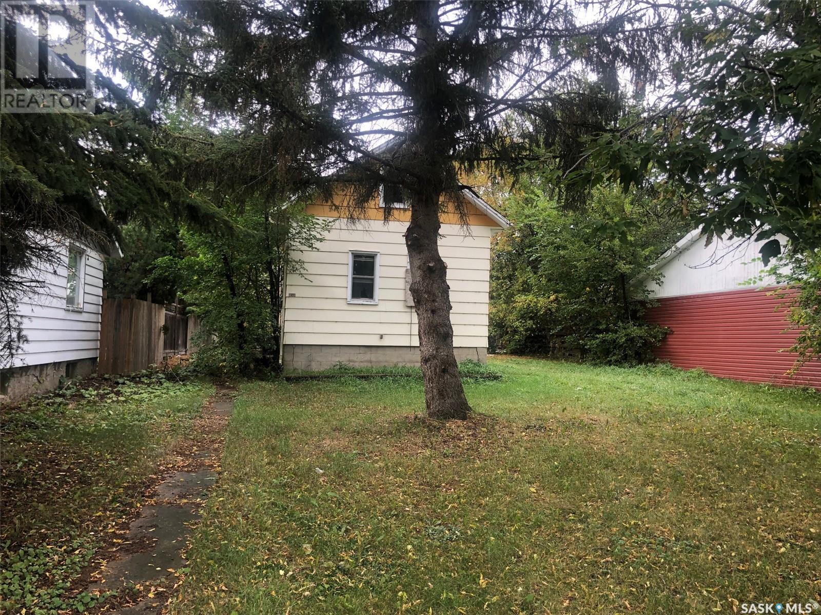 127 Harvey St, Kamsack, SK S0A 1S0