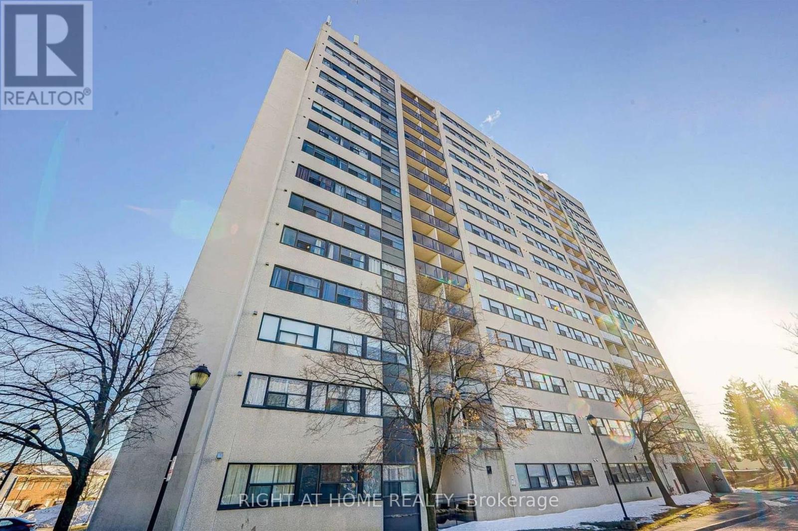 911 2900 Battleford Rd, Mississauga, ON L5N 2V9
