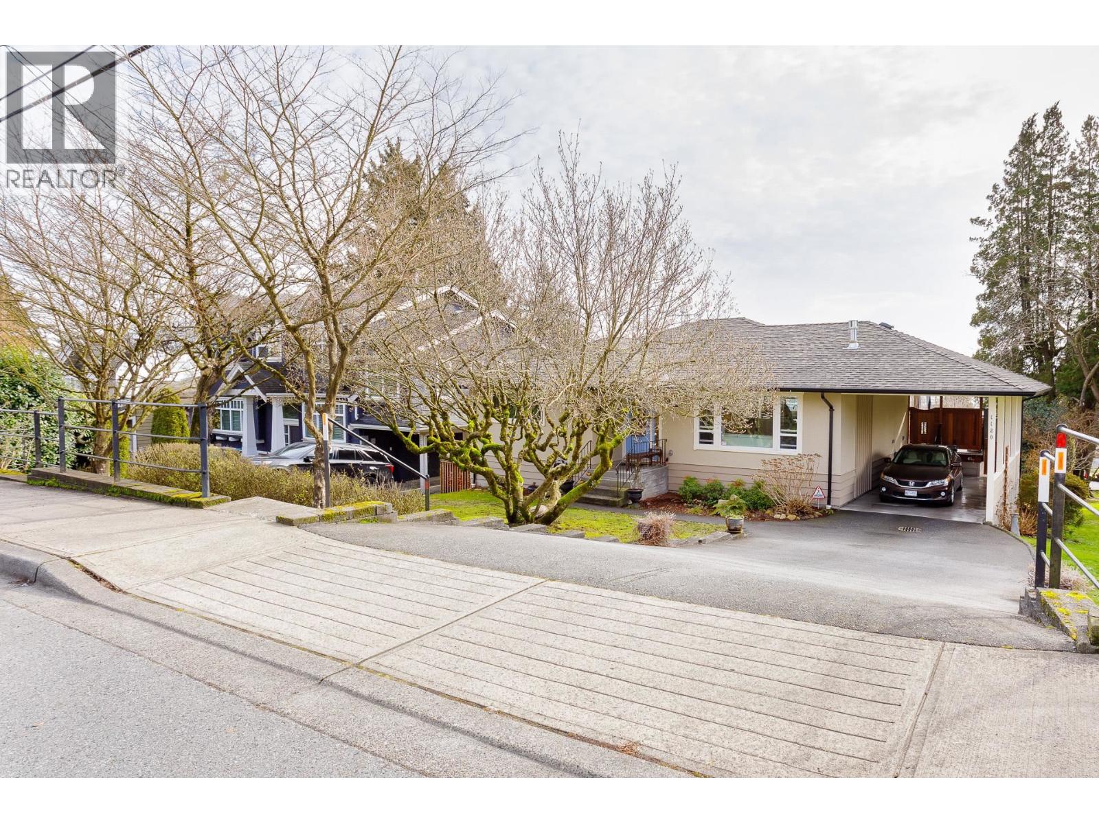 1120 Rochester Ave, Coquitlam, BC V3K 2X4