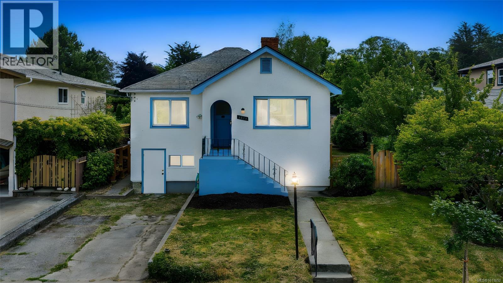3929 Lasalle St, Saanich, BC V8P 3L8
