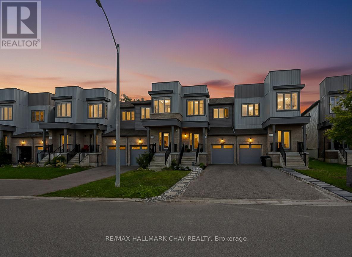 279 Atkinson St, Clearview, ON L0M 1S0