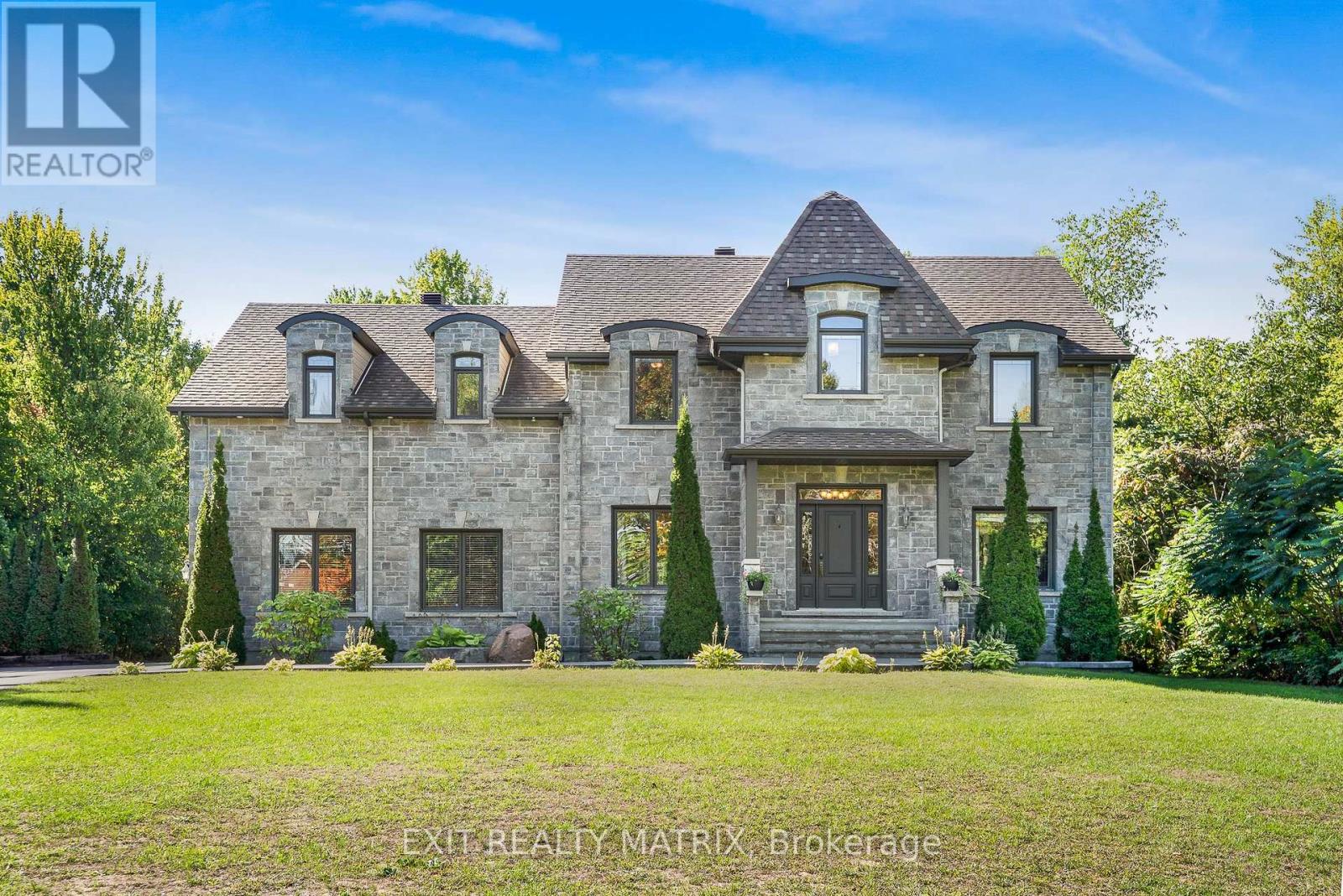 15 Davidson St, Champlain, ON K0B 1K0