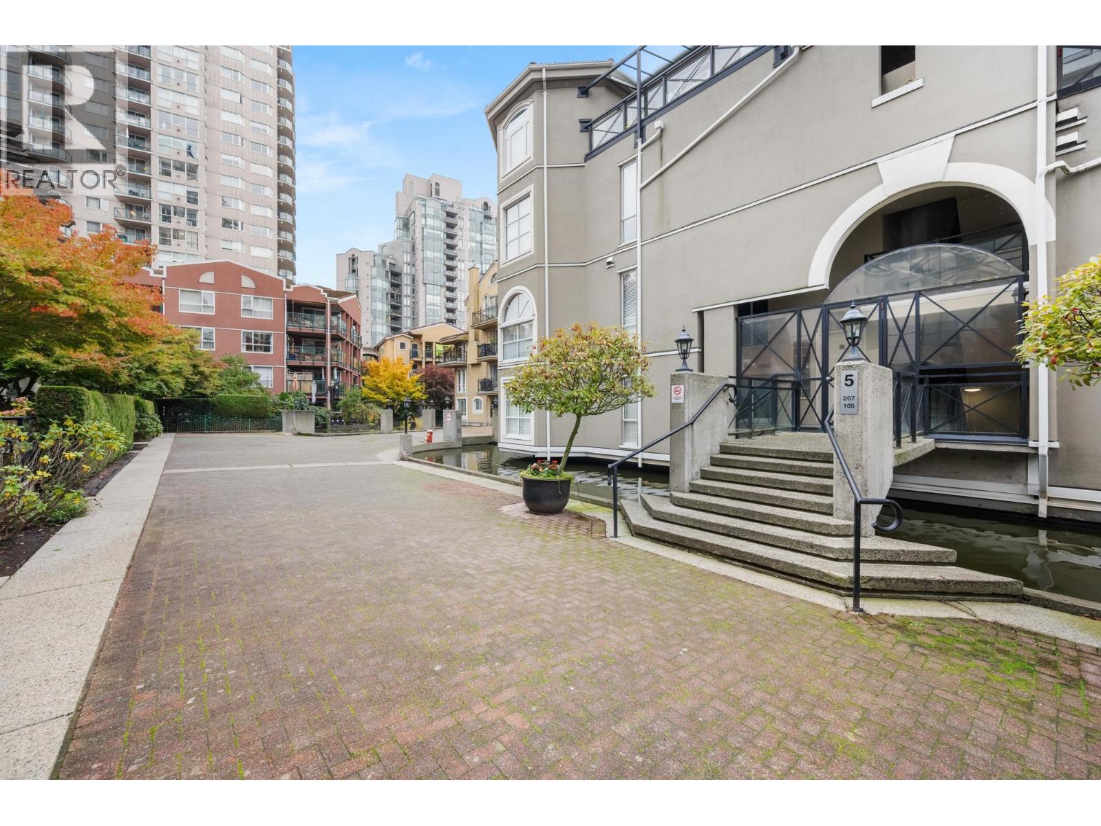 5 Renaissance Square Unit 105, New Westminster, BC V3M 6K5