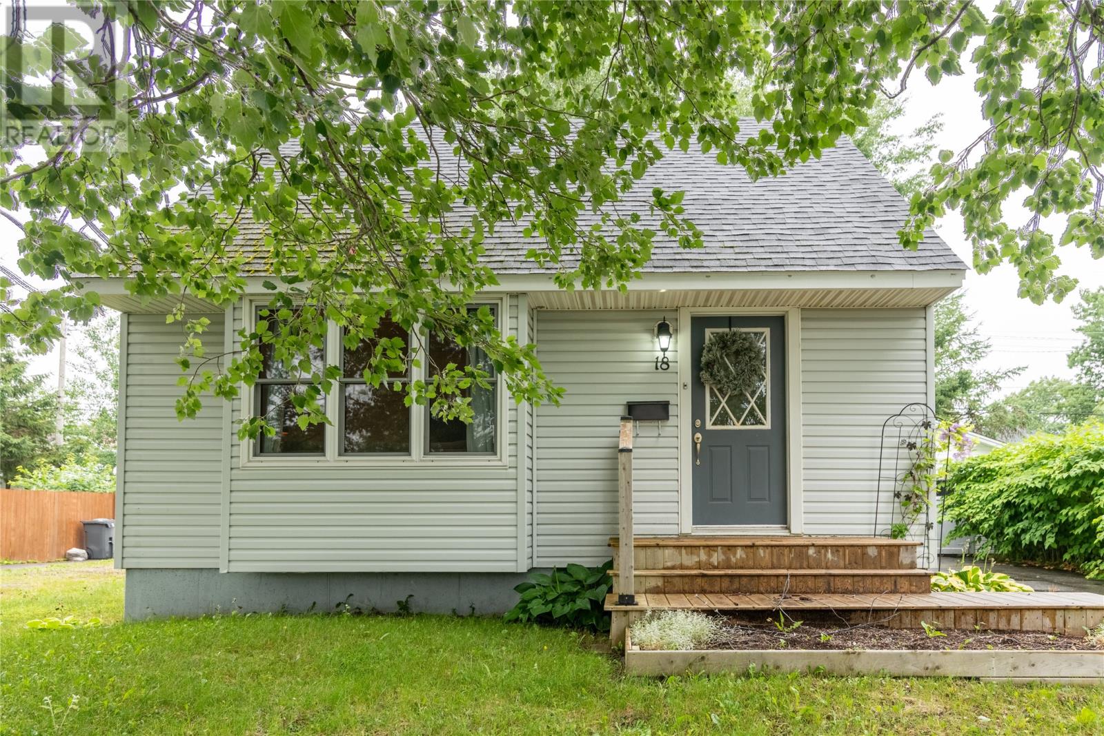18 Bowes St, Gander, NL A1V 1E6