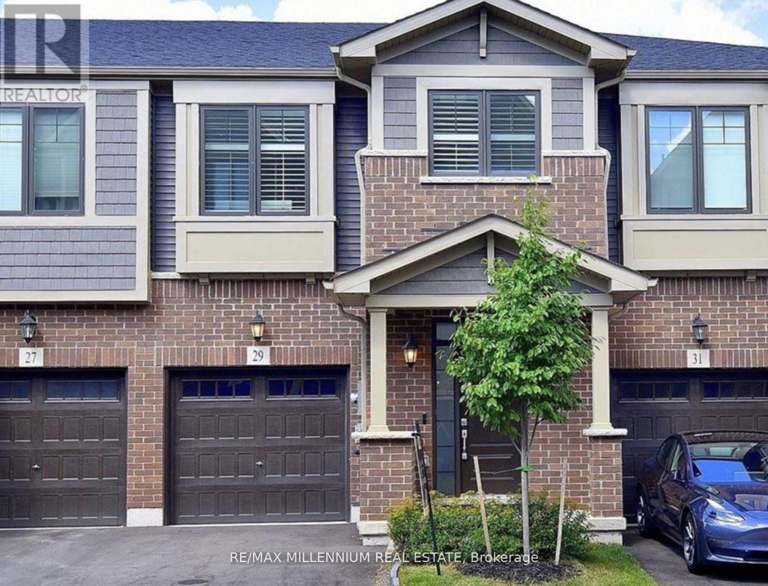 29 Hibiscus Ln, Hamilton, ON L8K 0A4