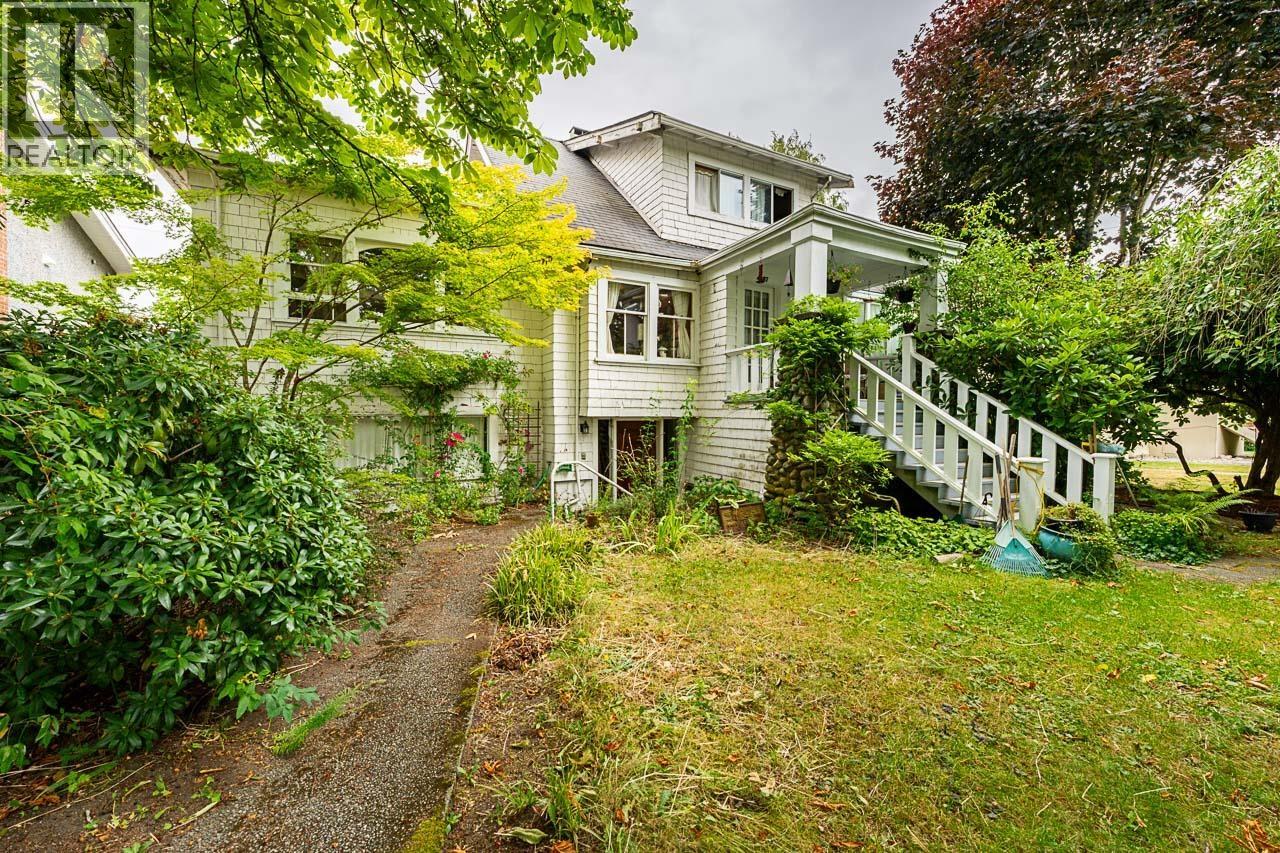 4387 W 9th Ave, Vancouver, BC V6R 2C8