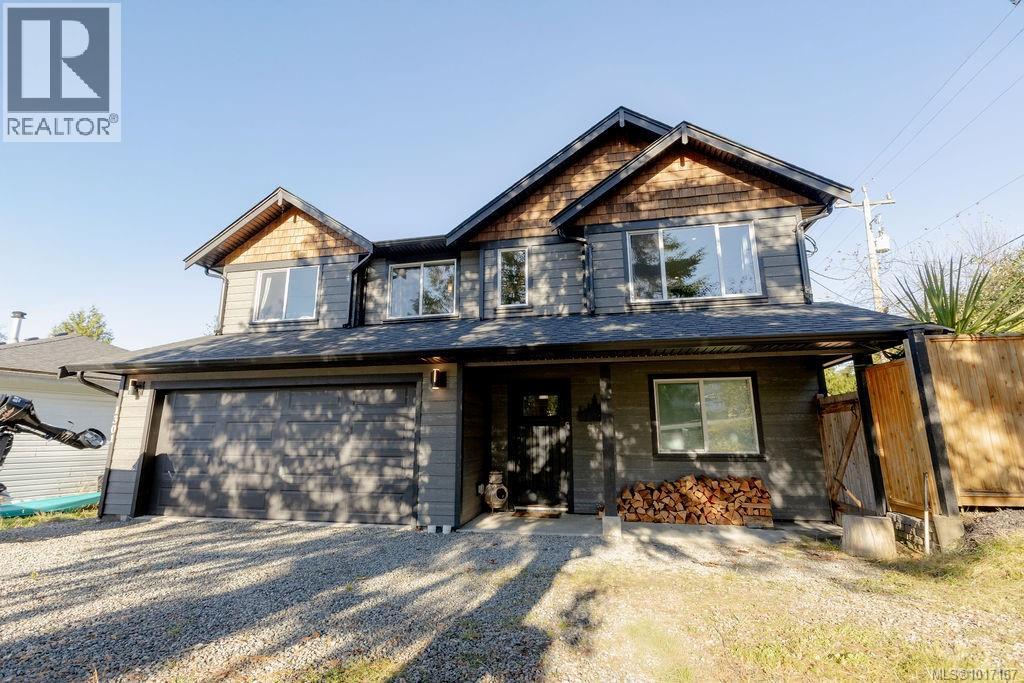 1301 Pine Rd, Ucluelet, BC V0R 3A0