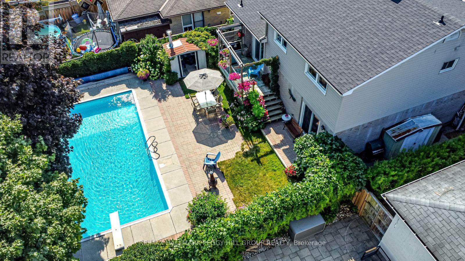 33 Porter Cres, Barrie, ON L4M 4L2