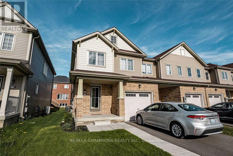 7732 White Pine Cres, Niagara Falls, ON L2H 3R5