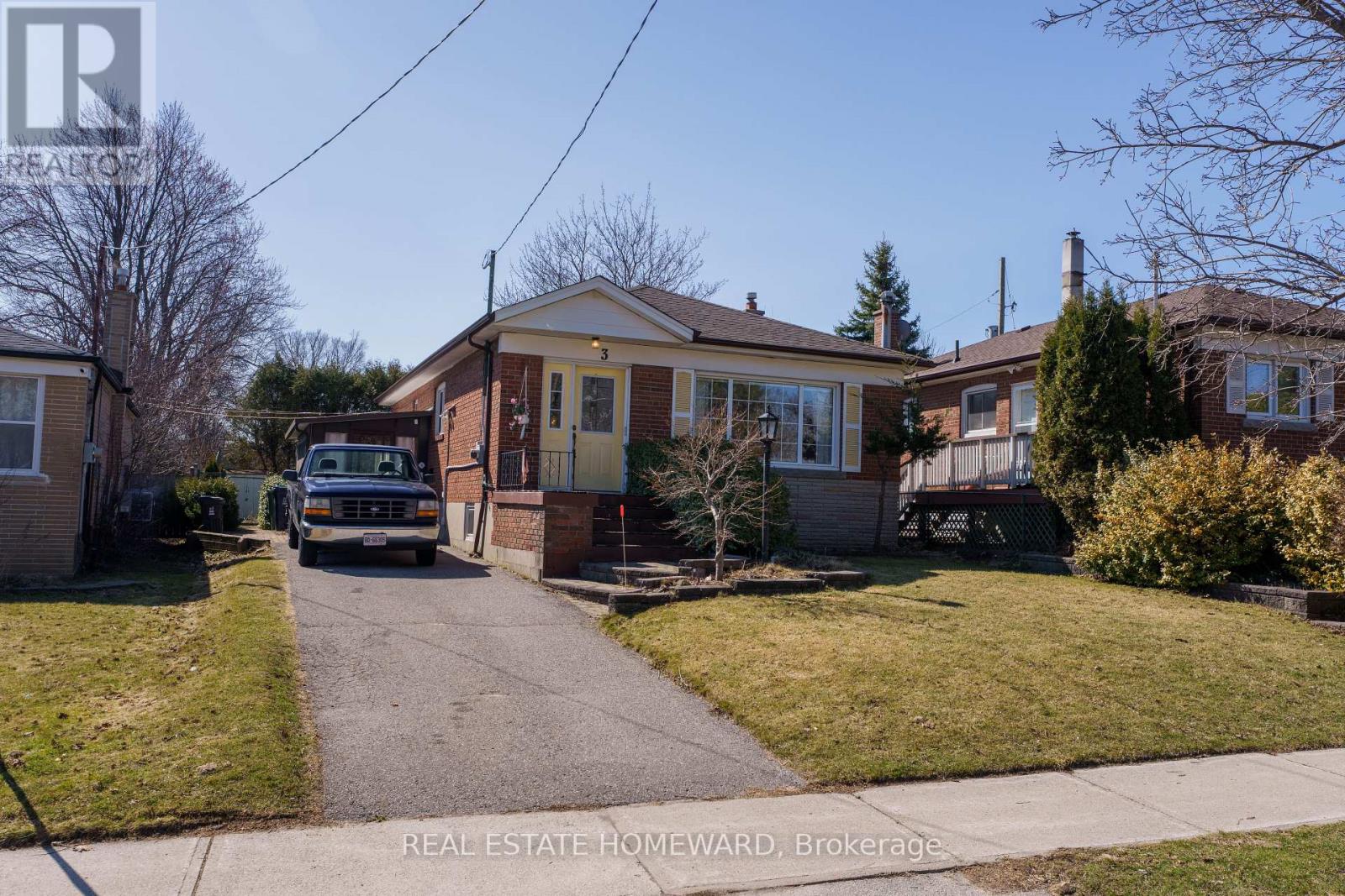 3 Chestermere Blvd, Toronto, ON M1J 2X5