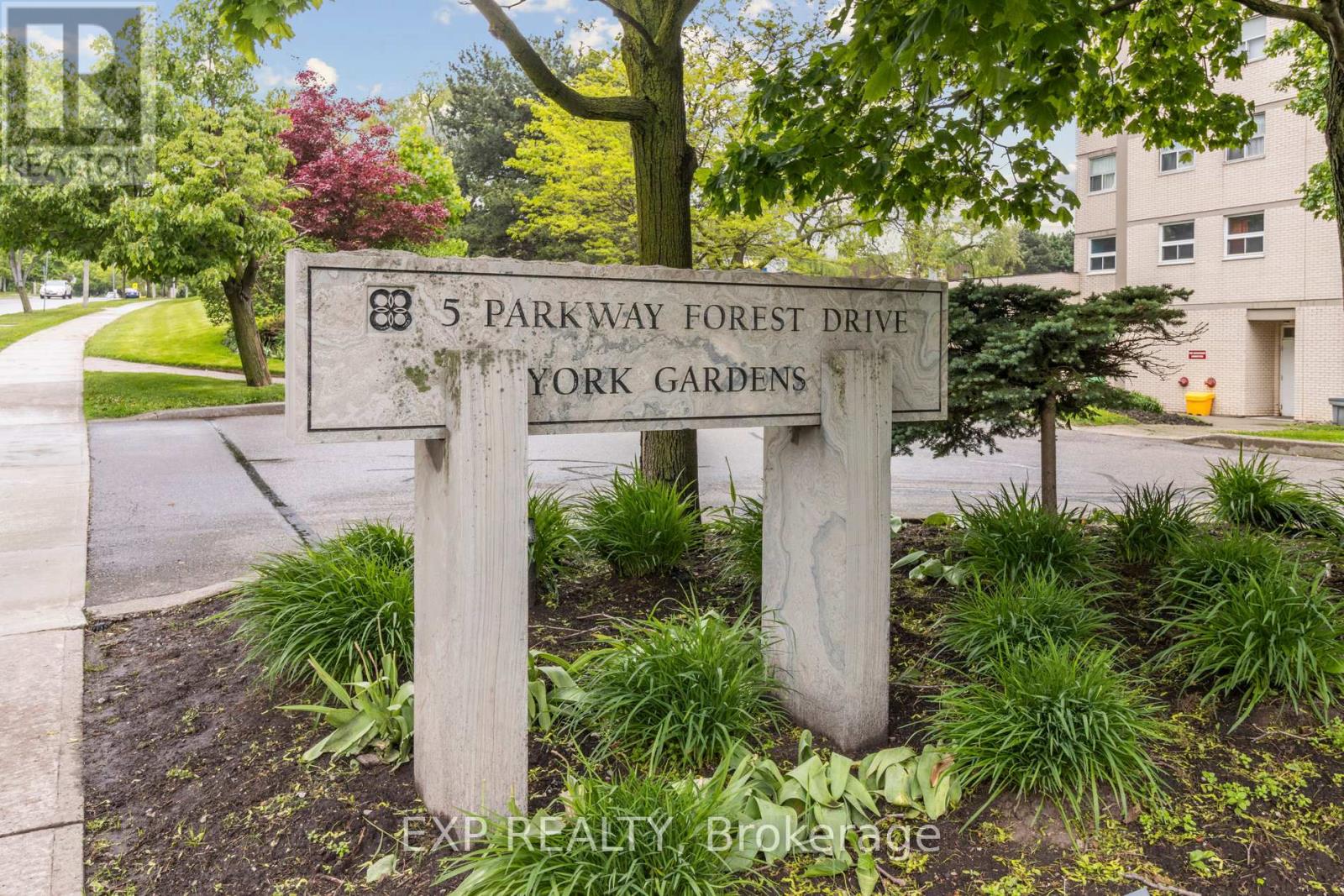 1101 5 Parkway Forest Dr, Toronto Henry Farm, ON M2J 1L2