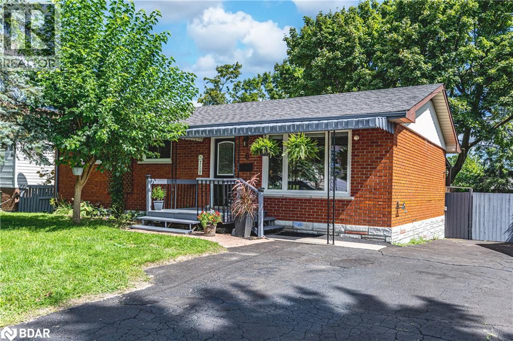 6 Walker Ave, Orillia, ON L3V 6G7