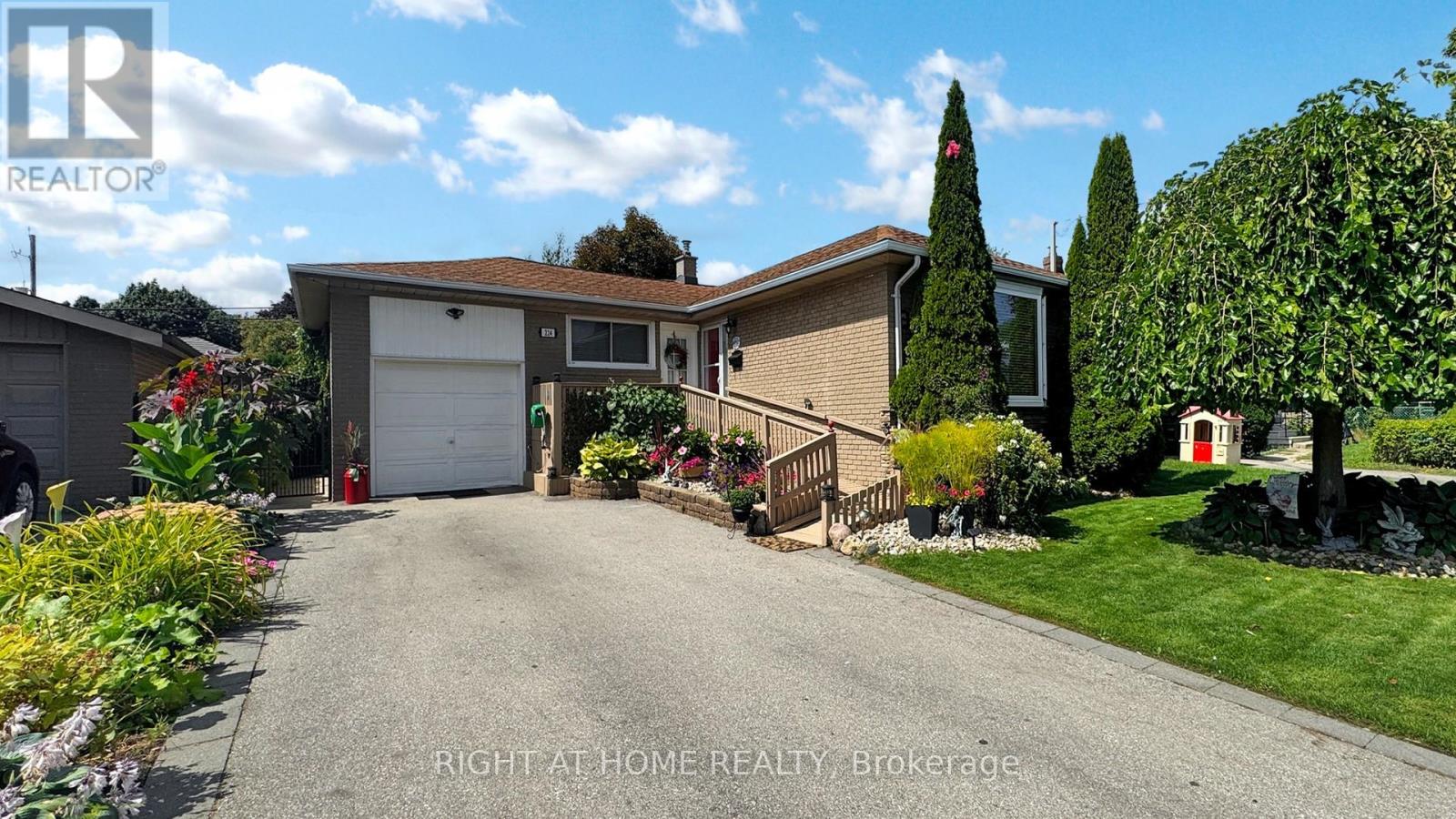 224 Livingston Rd, Toronto Guildwood, ON M1E 1L7