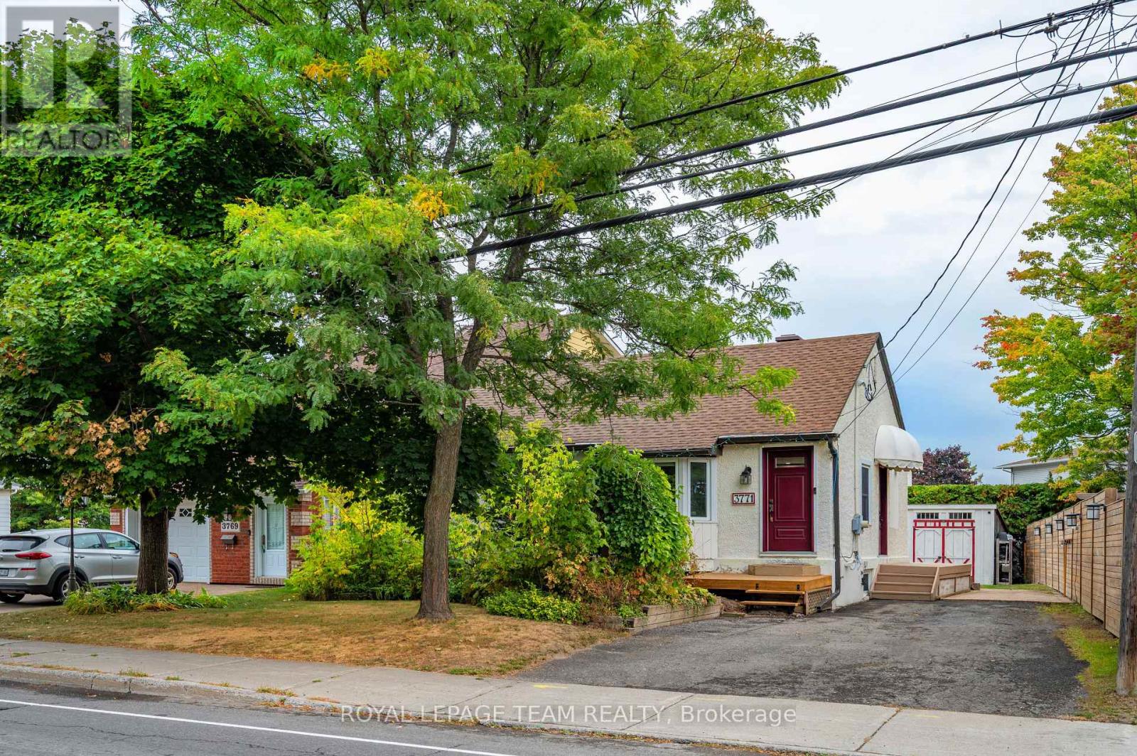 3771 Albion Rd S, Ottawa, ON K1T 1A6
