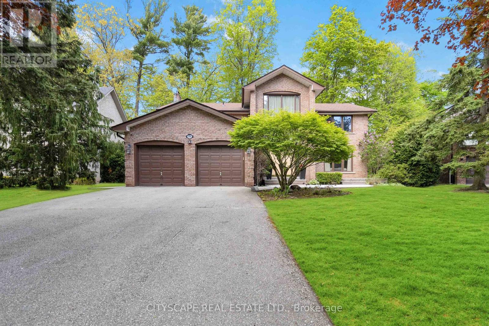 1836 Friar Tuck Ct, Mississauga, ON L5K 2L4