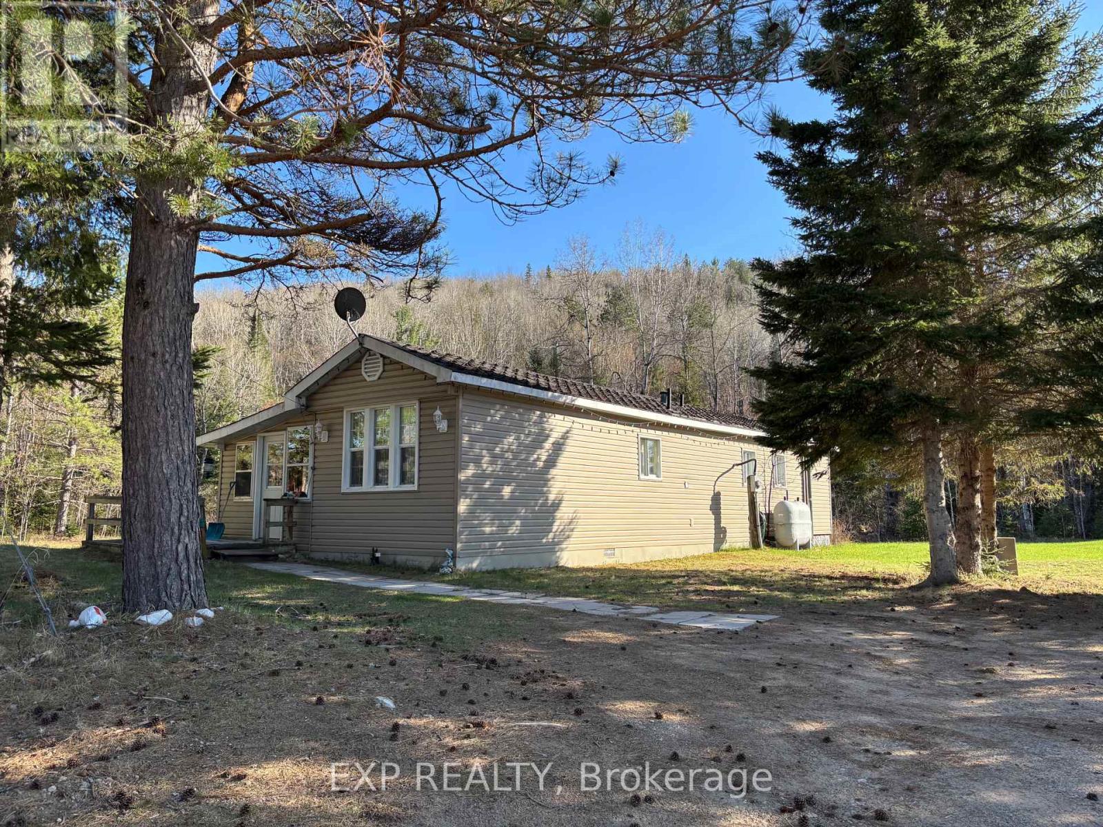 155 Dawson Rd, South Algonquin, ON K0J 2C0