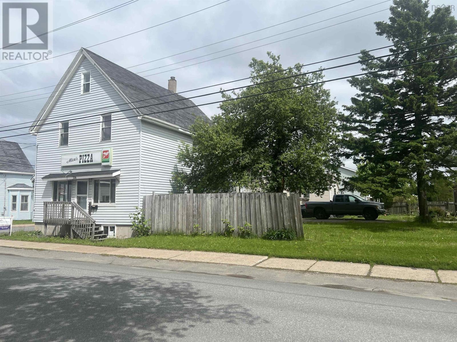 376 Washington St, New Glasgow, NS B2H 3M4