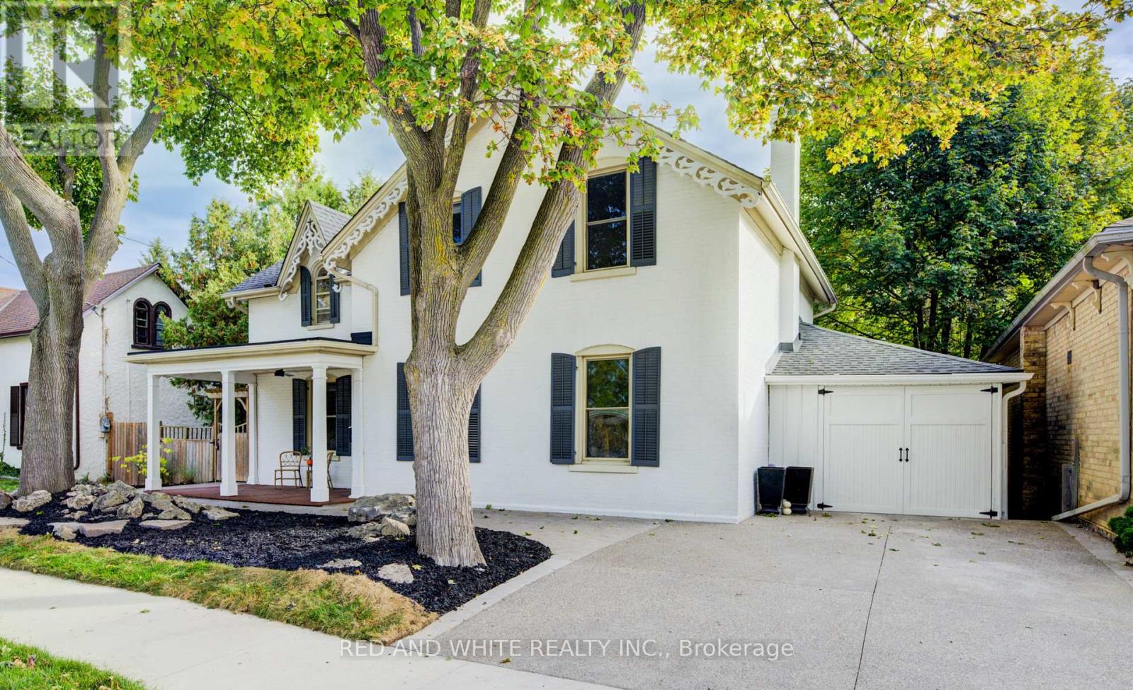 15 Kay St, Cambridge, ON N1S 2T7