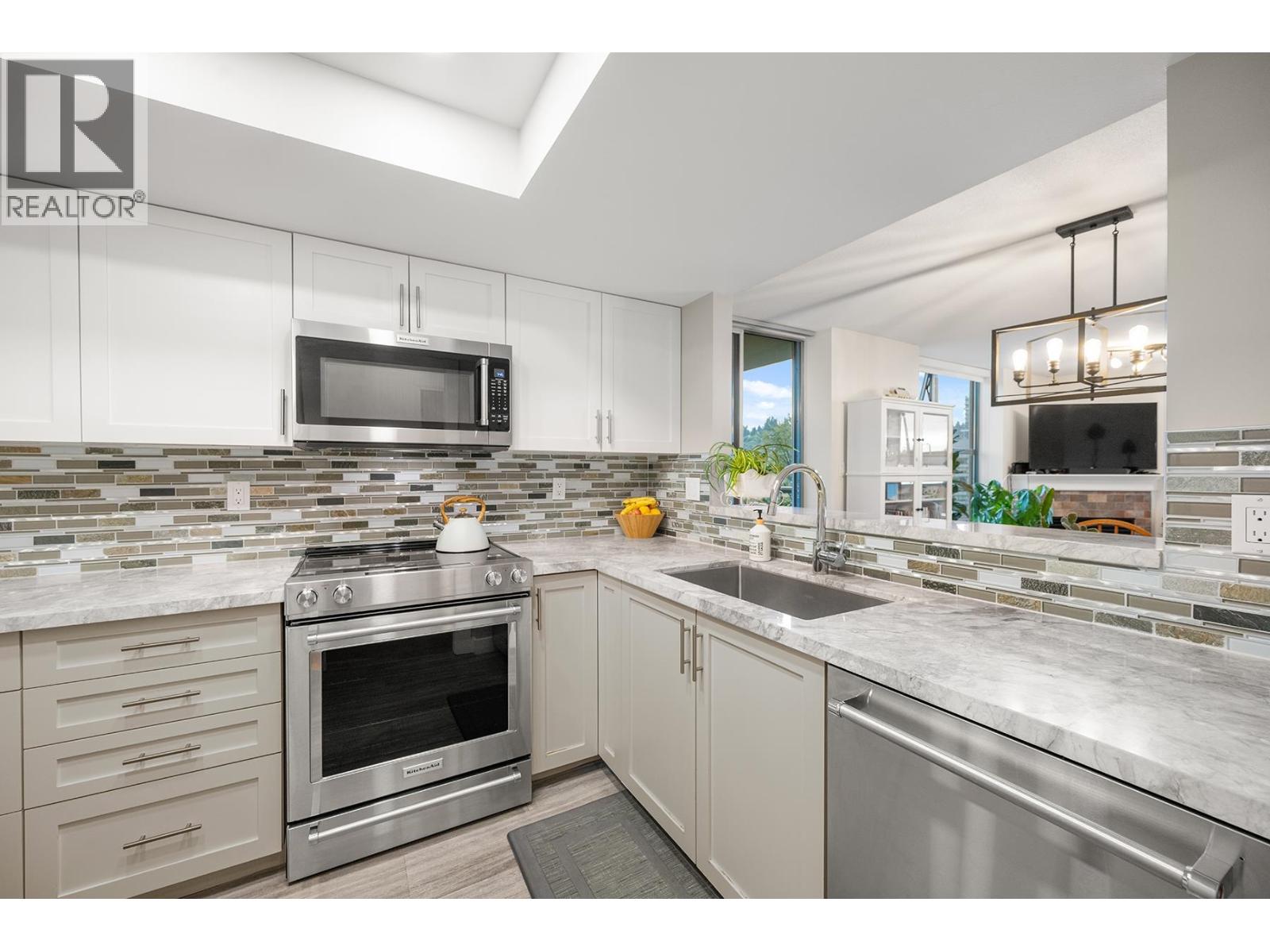 200 Newport Drive Unit 1004, Port Moody, BC V3H 5B7