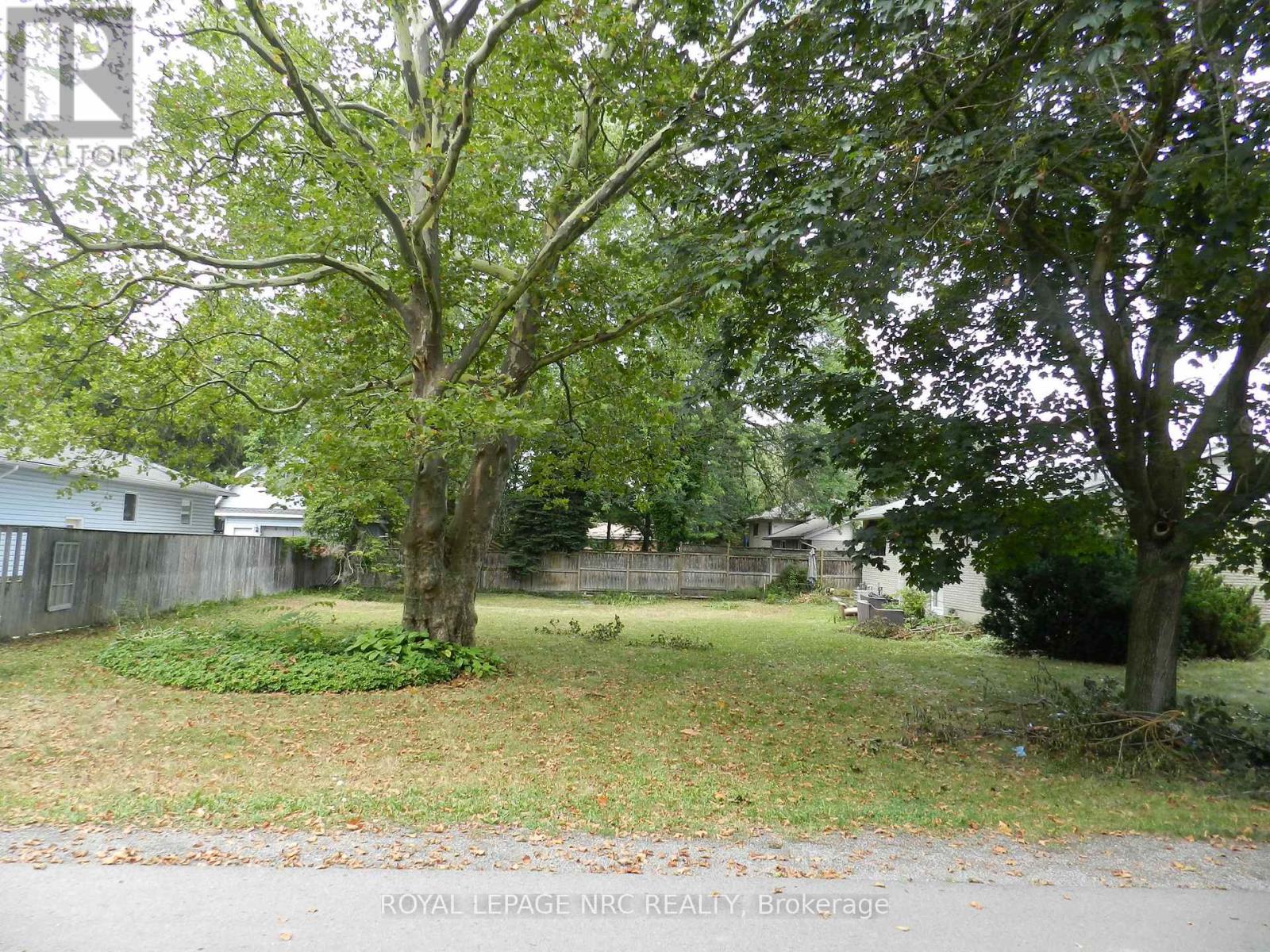 2 Marsten Dr NE, St. Catharines, ON L2N 2J1