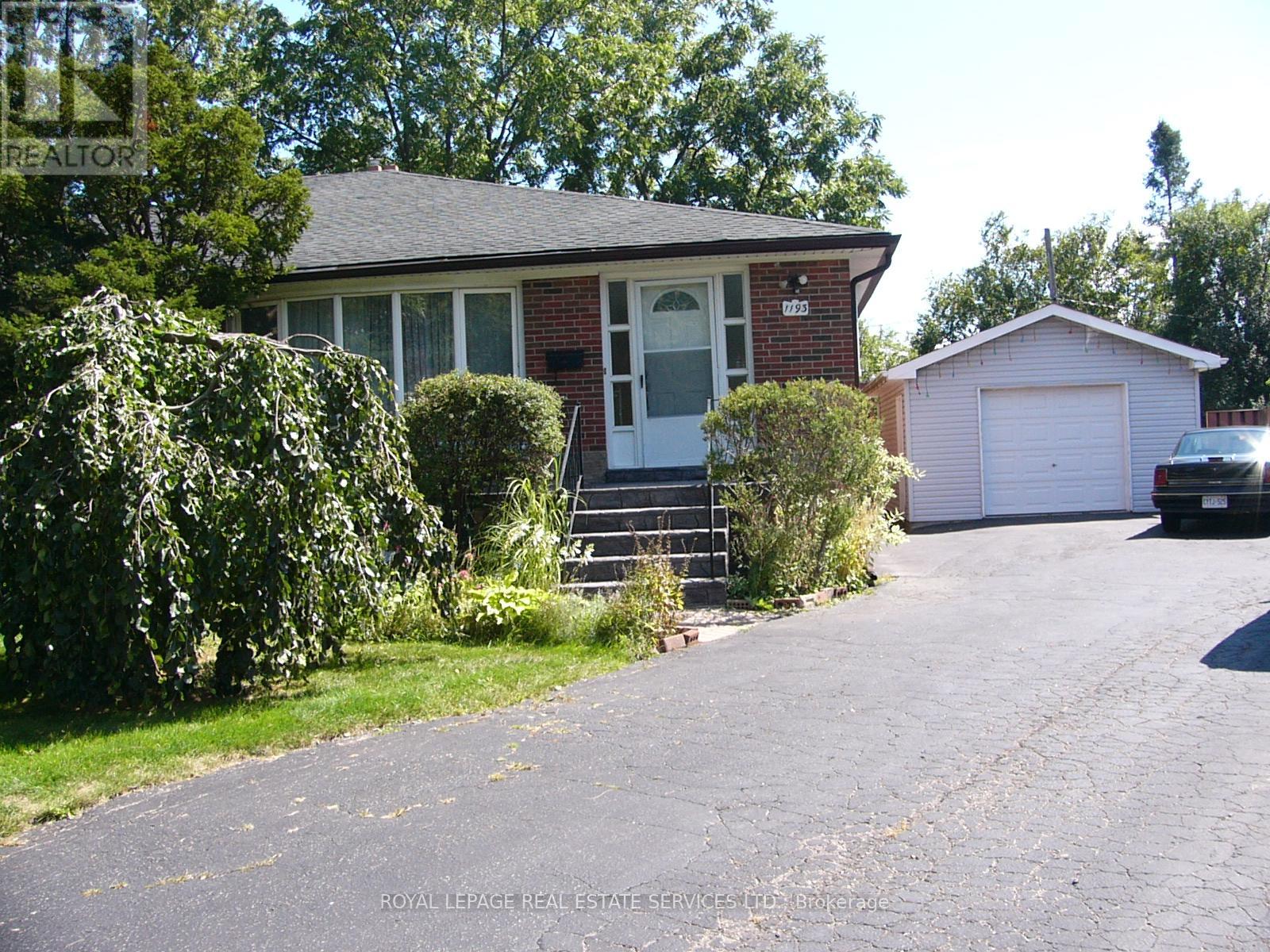 1193 Ingledene Dr, Oakville, ON L6H 2H8