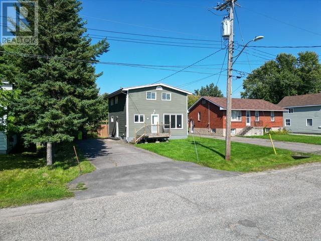 298 Hampton Rd, Sault Ste. Marie, ON P6C 2N7