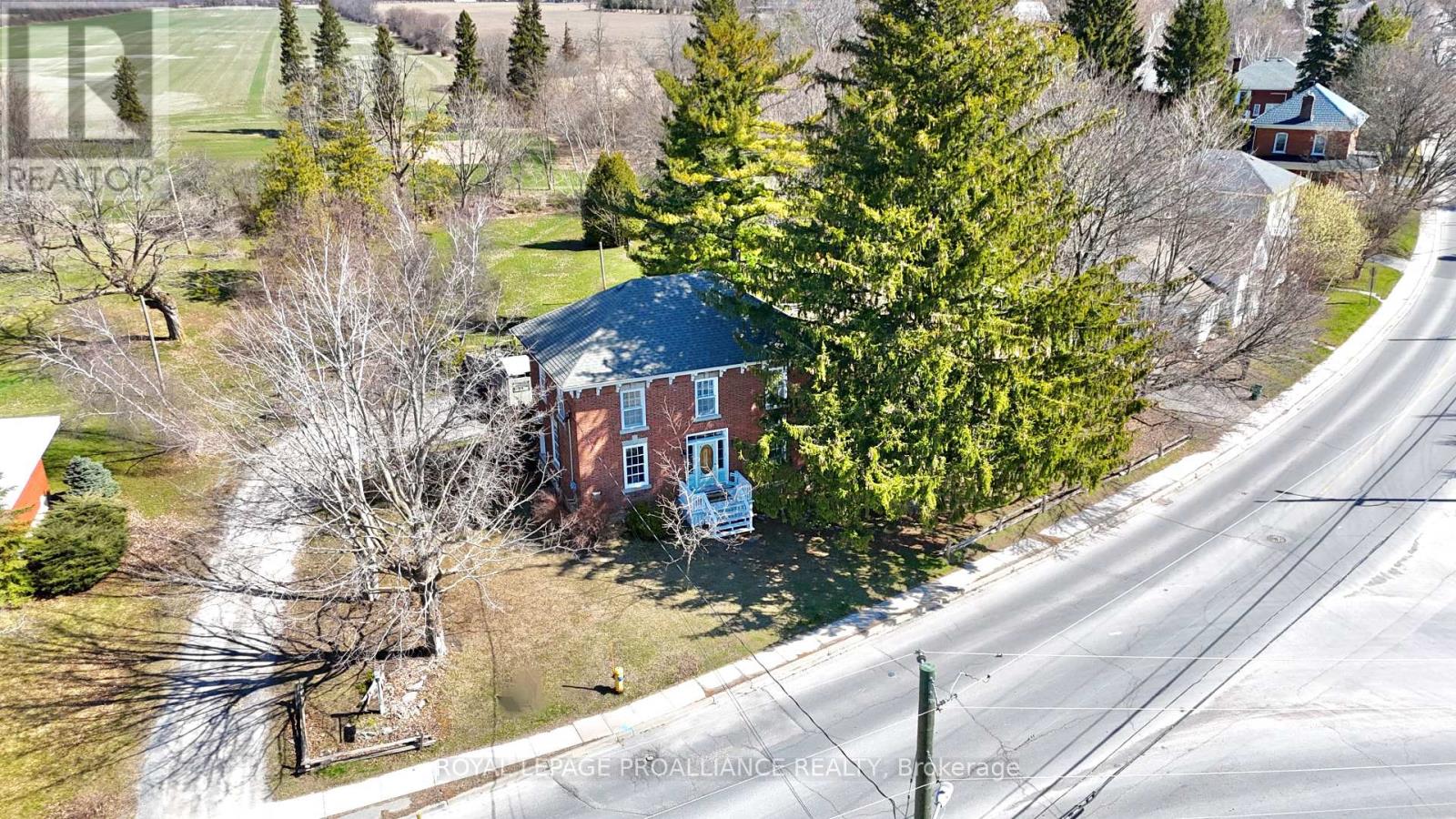374 Bloomfield Main St, Prince Edward County Bloomfield Ward, ON K0K 1G0
