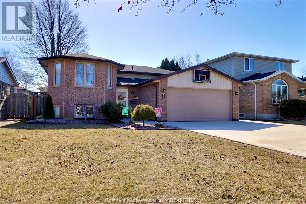 292 Valley Rd, Chatham, ON N7L 4Y3