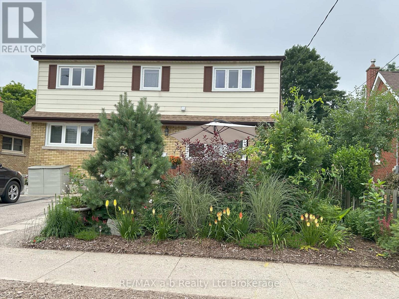 476 Prospect Ave, Kitchener, ON N2A 1E1