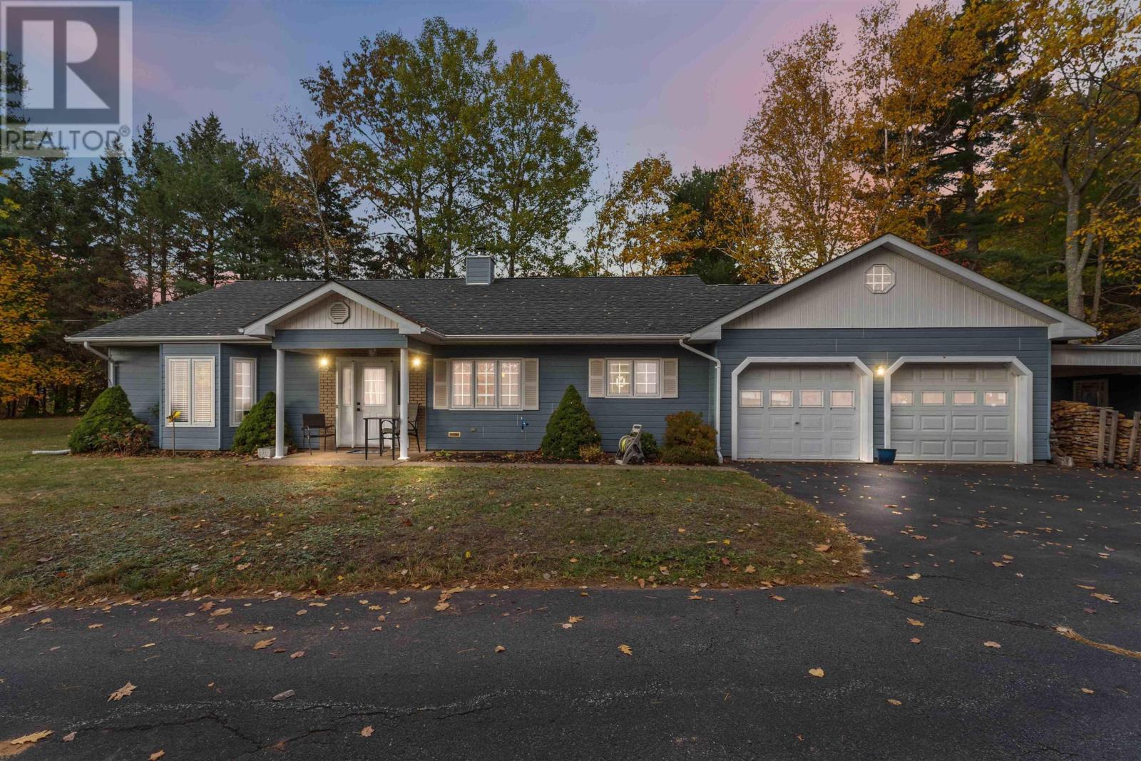 753 Park St, Kentville, NS B4N 3V7